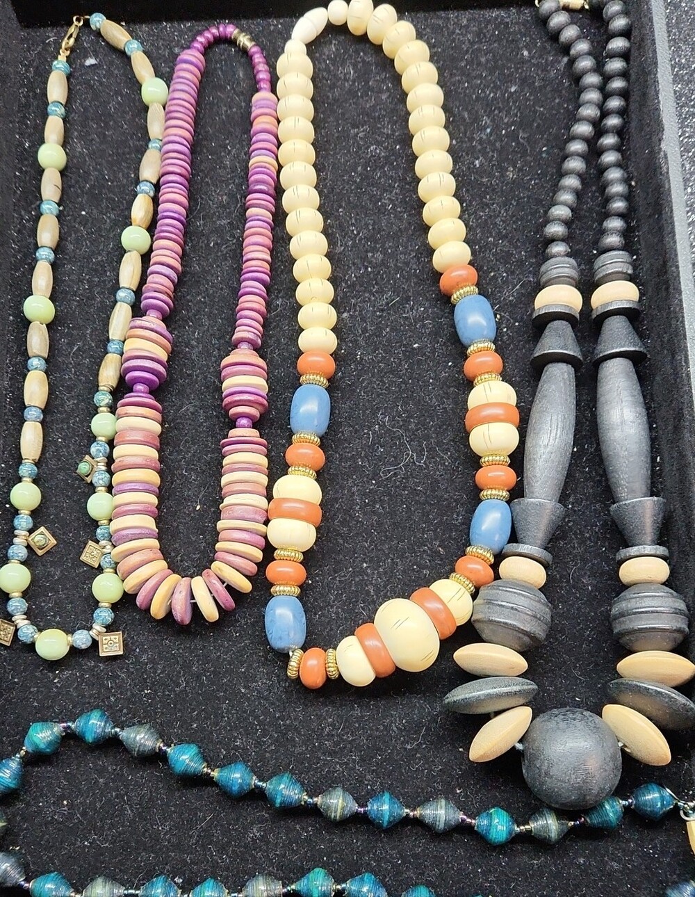 Multicolor Beaded Women's Necklace — Cream, Blue, Orange, Purple